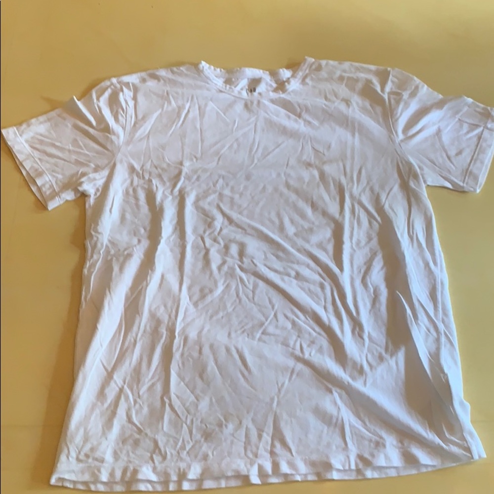 Gap Men’s White Tee